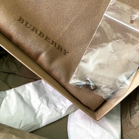 Burberry Runway "Hans" Sandal in Metallic Gold (Sz 37) NWT - Picture 13 of 14